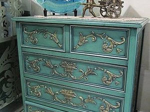 Как обновить старую мебель