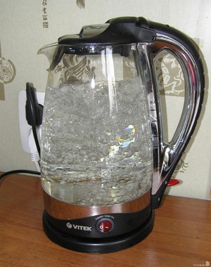 Электрочайник Vitek VT-1102 - бюджетное решение