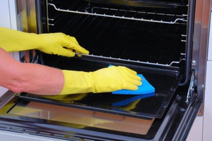 Способы отмыть духовку